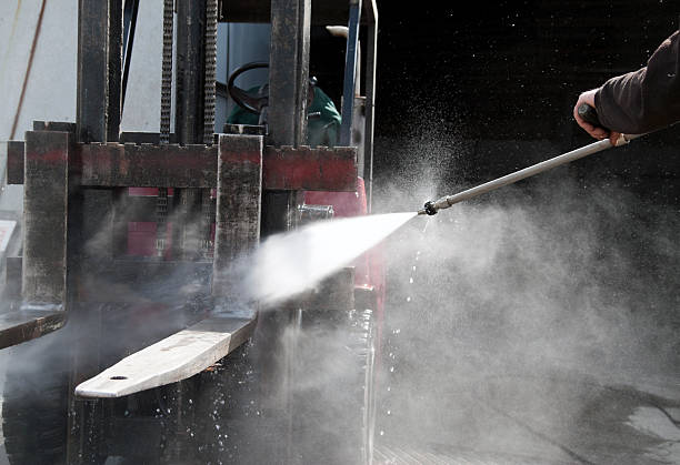 Best Dumpster Area Cleaning  in Bath, MI